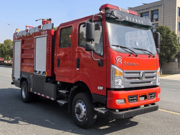 東風(fēng)4噸四驅(qū)越野水罐消防車(chē)